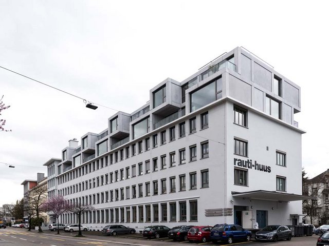 Das 60 Meter lange Gebäude wies erhebliche Nutzungsreserven auf. Dank der Aufstockung in Holzbauweise konnten diese erschlossen werden.