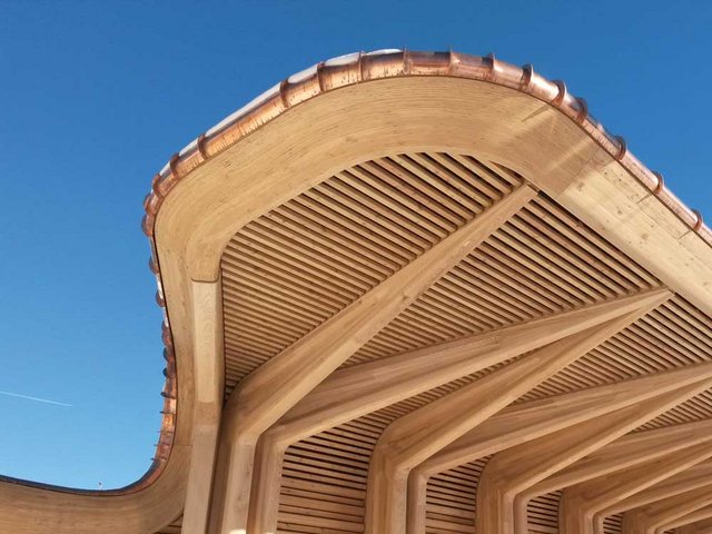 Das Dach trägt die Handschrift des Stararchitekten Sir Norman Foster. Ausgeführt hat es die Blumer-Lehmann AG.