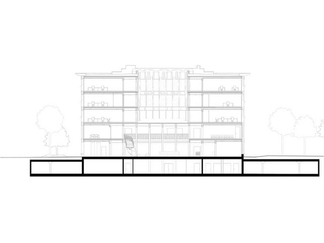 Im Schnitt wird sichtbar, wie sich der Innenhof über die Mitarbeitergeschosse (zweites bis viertes Obergeschoss) erstreckt.